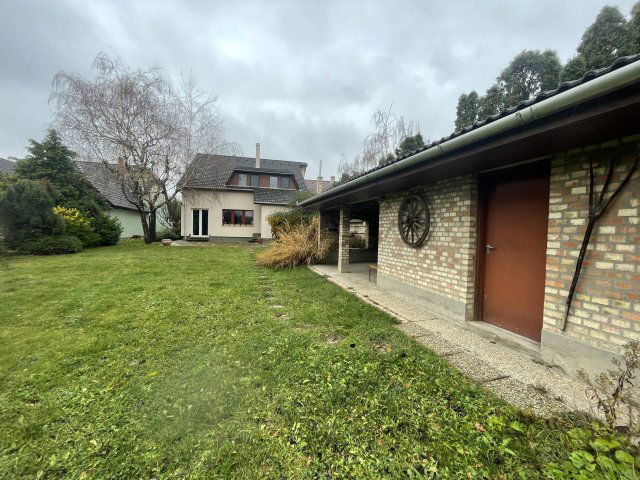 Eladó családi ház, Tatán 147 M Ft, 3+4 szobás