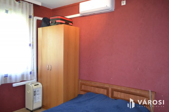 Eladó panellakás, Veszprémben 41 M Ft, 2 szobás
