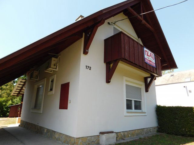 Eladó nyaraló, Vonyarcvashegyen 79.9 M Ft, 3 szobás