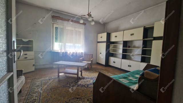 Eladó családi ház, Bakonybánkon 23 M Ft, 3 szobás