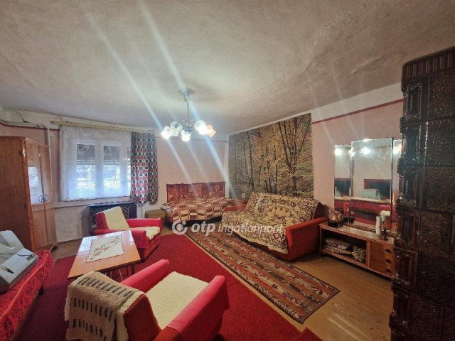 Eladó családi ház, Karcagon 8.99 M Ft, 2 szobás