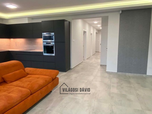 Kiadó ikerház, albérlet, Debrecenben 700 E Ft / hó, 4 szobás