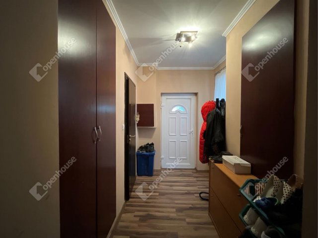 Eladó családi ház, Szolnokon 65 M Ft, 3 szobás