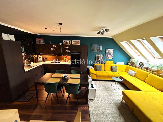 Eladó téglalakás, Nyíregyházán 80 M Ft, 4 szobás