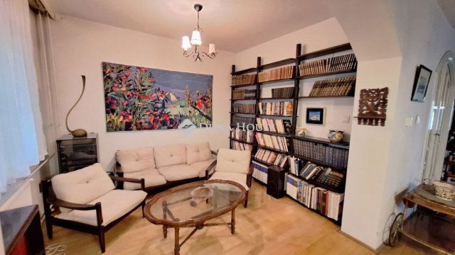 Eladó sorház, Budapesten, II. kerületben, Csatárka úton