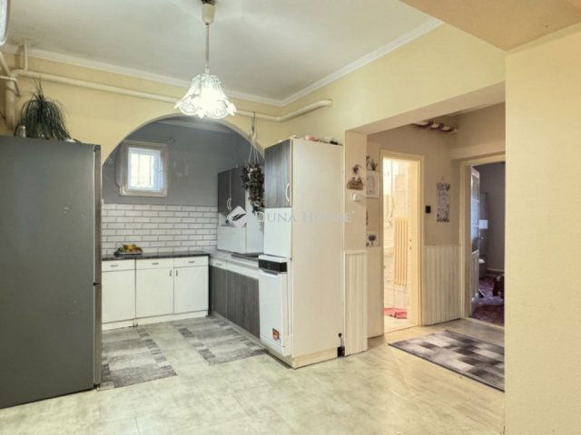 Eladó családi ház, Békésen 21.9 M Ft, 3 szobás