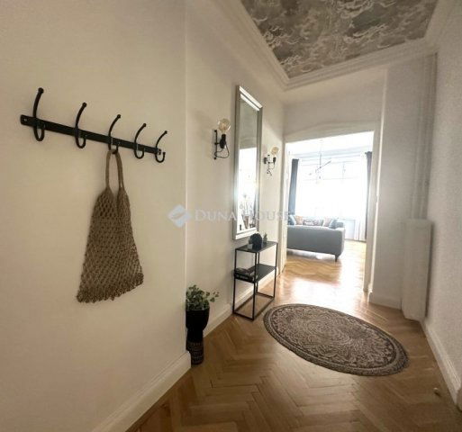 Eladó téglalakás, Budapesten, V. kerületben 159 M Ft, 2 szobás