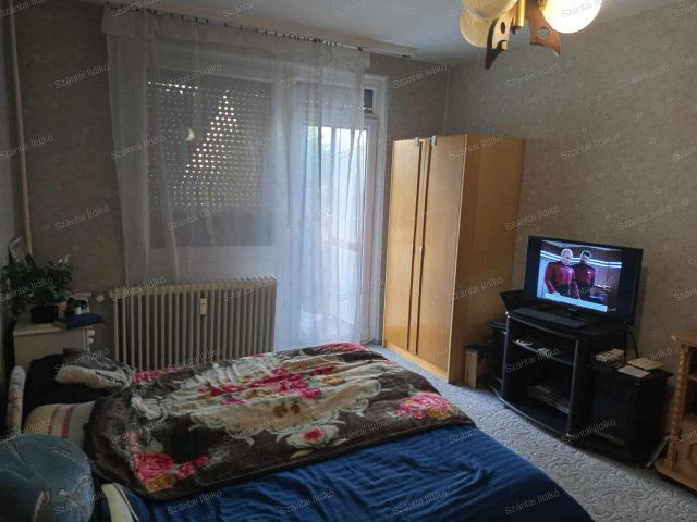 Eladó panellakás, Szolnokon 23.9 M Ft, 2 szobás