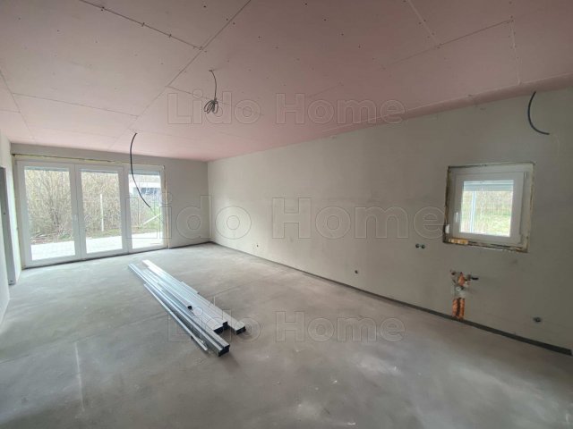 Eladó családi ház, Siófokon 94.9 M Ft, 4 szobás