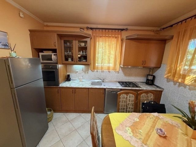 Eladó ikerház, Kecskeméten 79.99 M Ft, 4 szobás