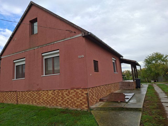 Eladó családi ház, Tiszalúcon 20 M Ft, 3 szobás