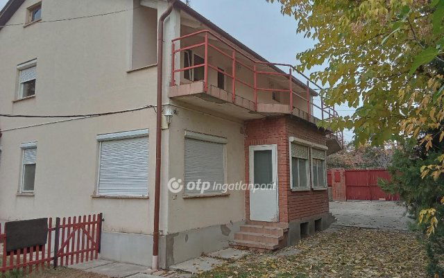 Eladó családi ház, Érden 109.9 M Ft, 6+1 szobás