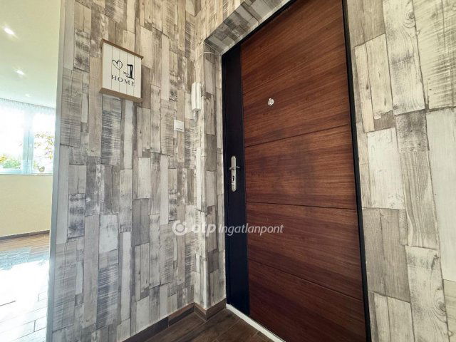 Eladó téglalakás, Pilisvörösváron 67.5 M Ft, 2 szobás