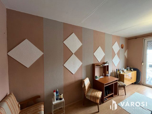 Eladó panellakás, Debrecenben 58.9 M Ft, 3 szobás