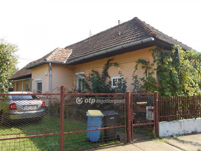 Eladó családi ház, Bódvaszilason 19 M Ft, 3 szobás