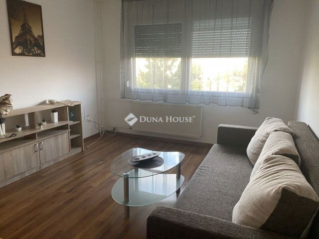 Eladó téglalakás, Balatonalmádiban 64.9 M Ft, 3 szobás