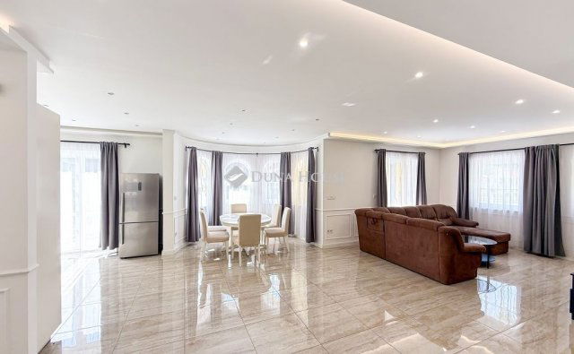 Eladó családi ház, Miskolcon 190 M Ft, 5 szobás