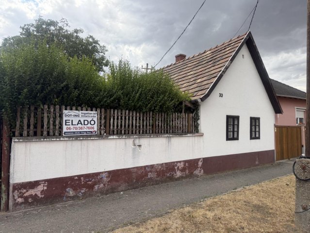 Eladó családi ház, Vértessomlón 29.9 M Ft, 2 szobás