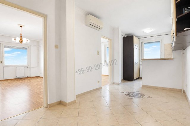 Eladó panellakás, Szegeden 73.99 M Ft, 3 szobás