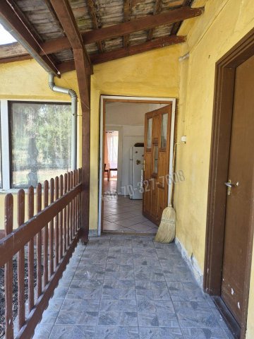 Eladó családi ház, Sarudon 17 M Ft, 2 szobás