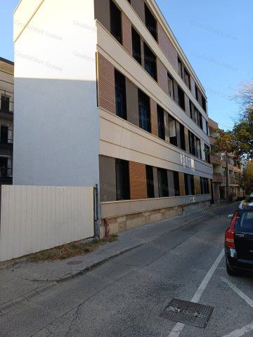 Eladó téglalakás, Szolnokon 59.8 M Ft, 2 szobás