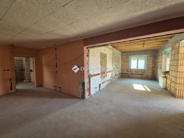 Eladó családi ház, Enyingen 42 M Ft, 4 szobás