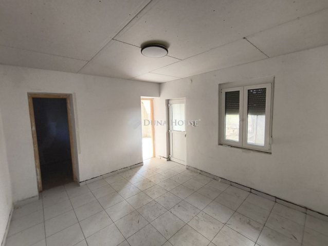 Eladó családi ház, Dombóváron 29.5 M Ft, 4 szobás