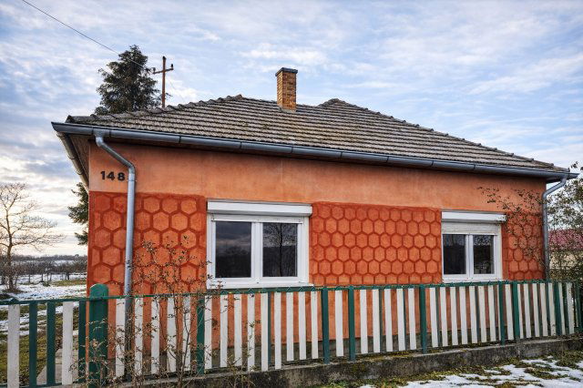 Eladó családi ház, Mikén 10 M Ft, 2 szobás