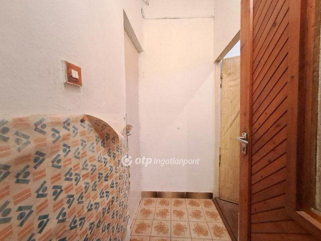 Eladó családi ház, Kisújszálláson 20 M Ft, 2+1 szobás