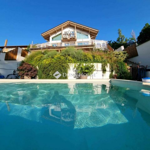 Eladó családi ház, Taksonyon 290 M Ft, 6 szobás