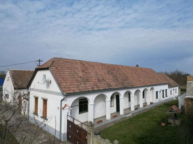 Eladó családi ház, Pusztacsaládon 53.5 M Ft, 3 szobás