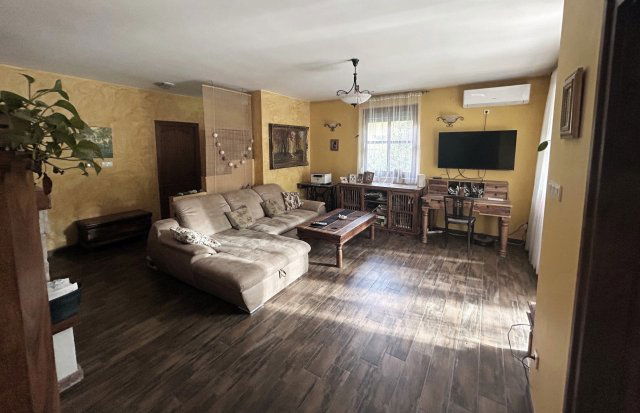 Eladó ikerház, Gödöllőn 129.9 M Ft, 5 szobás