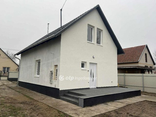 Eladó családi ház, Farmoson 59.9 M Ft, 3+1 szobás