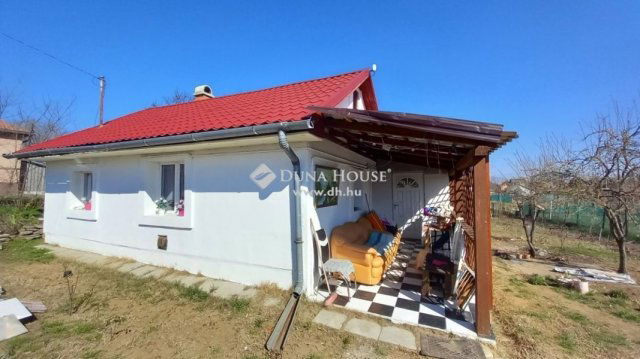 Eladó családi ház, Debrecenben 24 M Ft, 2 szobás