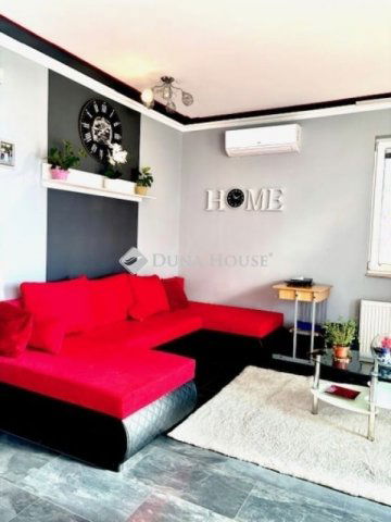 Eladó téglalakás, Üllőn 109.901 M Ft, 4 szobás