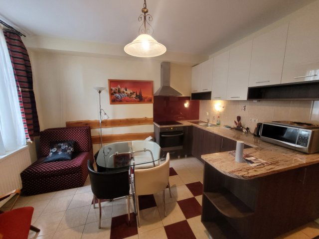 Eladó hotel, Pécsett 650 M Ft, 23 szobás / költözzbe.hu