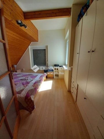 Eladó téglalakás, Solymáron 84 M Ft, 3 szobás