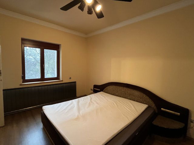 Kiadó téglalakás, albérlet, Győrött 300 E Ft / hó, 3 szobás