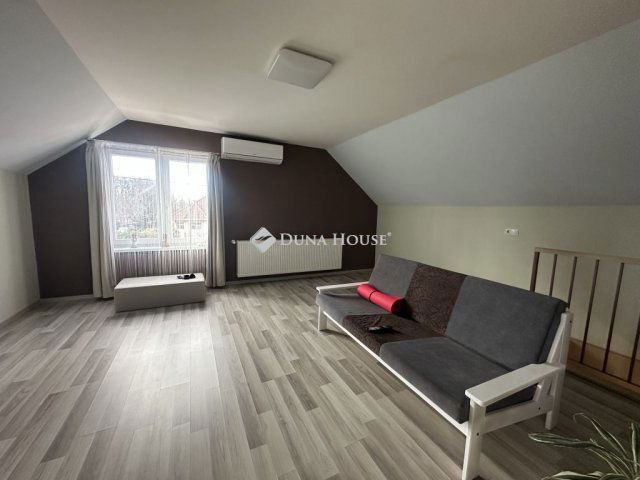 Eladó családi ház, Nyíregyházán 95 M Ft, 7 szobás