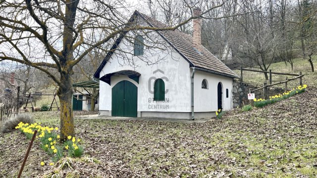 Eladó családi ház, Szekszárdon 19.6 M Ft, 2 szobás