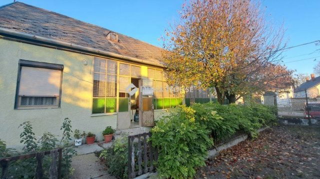 Eladó családi ház, Mattyon 18 M Ft, 3 szobás