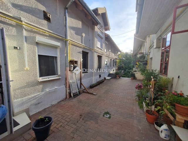Eladó téglalakás, Budapesten, III. kerületben 54 M Ft