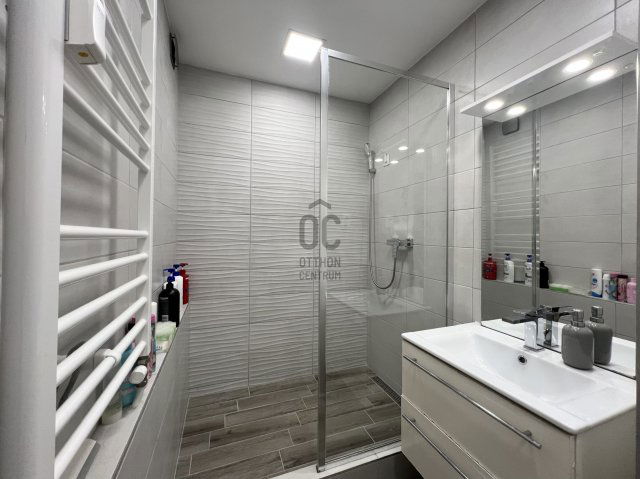 Eladó panellakás, Szekszárdon 34.5 M Ft, 2 szobás