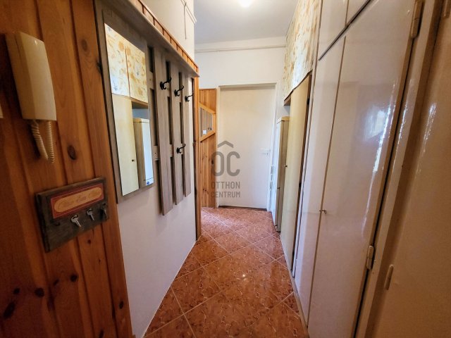 Eladó panellakás, Pécsett 54 M Ft, 2 szobás