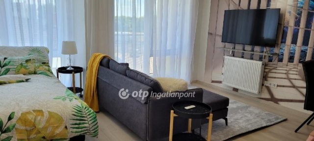 Kiadó téglalakás, albérlet, Debrecenben 250 E Ft / hó, 1 szobás