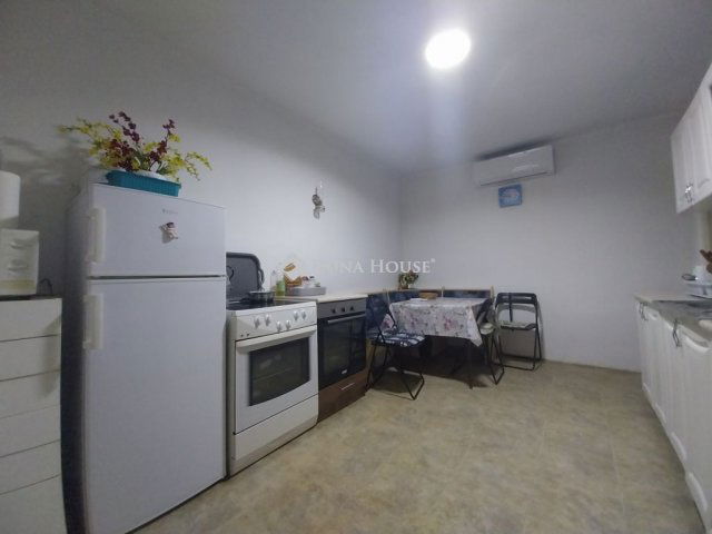 Eladó családi ház, Pakson 28 M Ft, 2 szobás