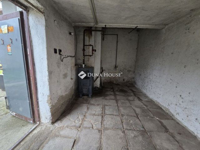 Eladó családi ház, Kacsótán 26.5 M Ft, 2 szobás