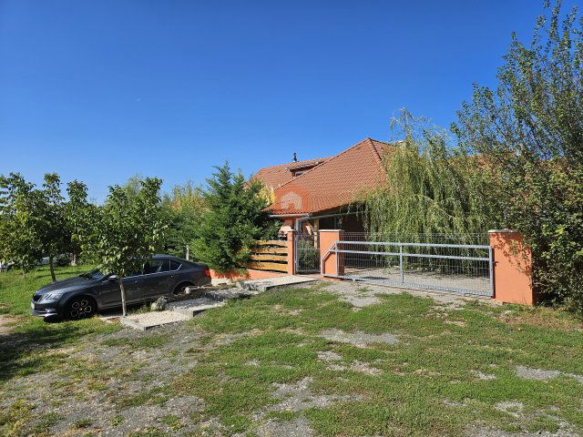 Eladó családi ház, Cserkúton 115 M Ft, 8+1 szobás