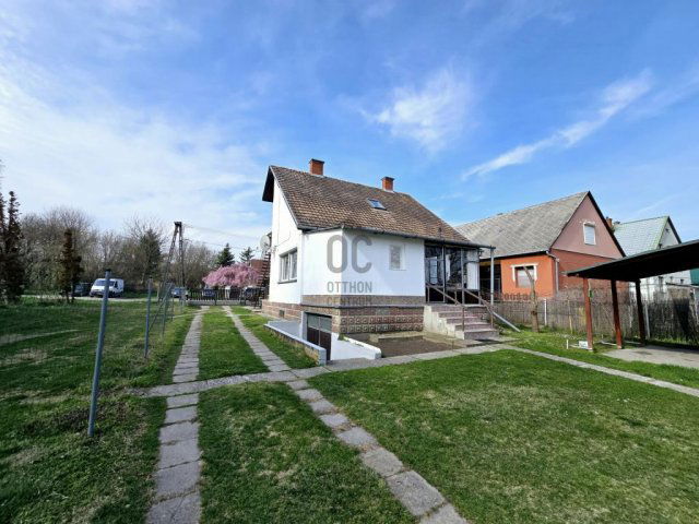 Eladó családi ház, Kőröshegyen 85 M Ft, 7 szobás