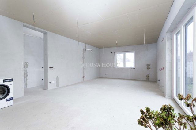 Eladó családi ház, Mosonmagyaróváron 82.99 M Ft, 3 szobás